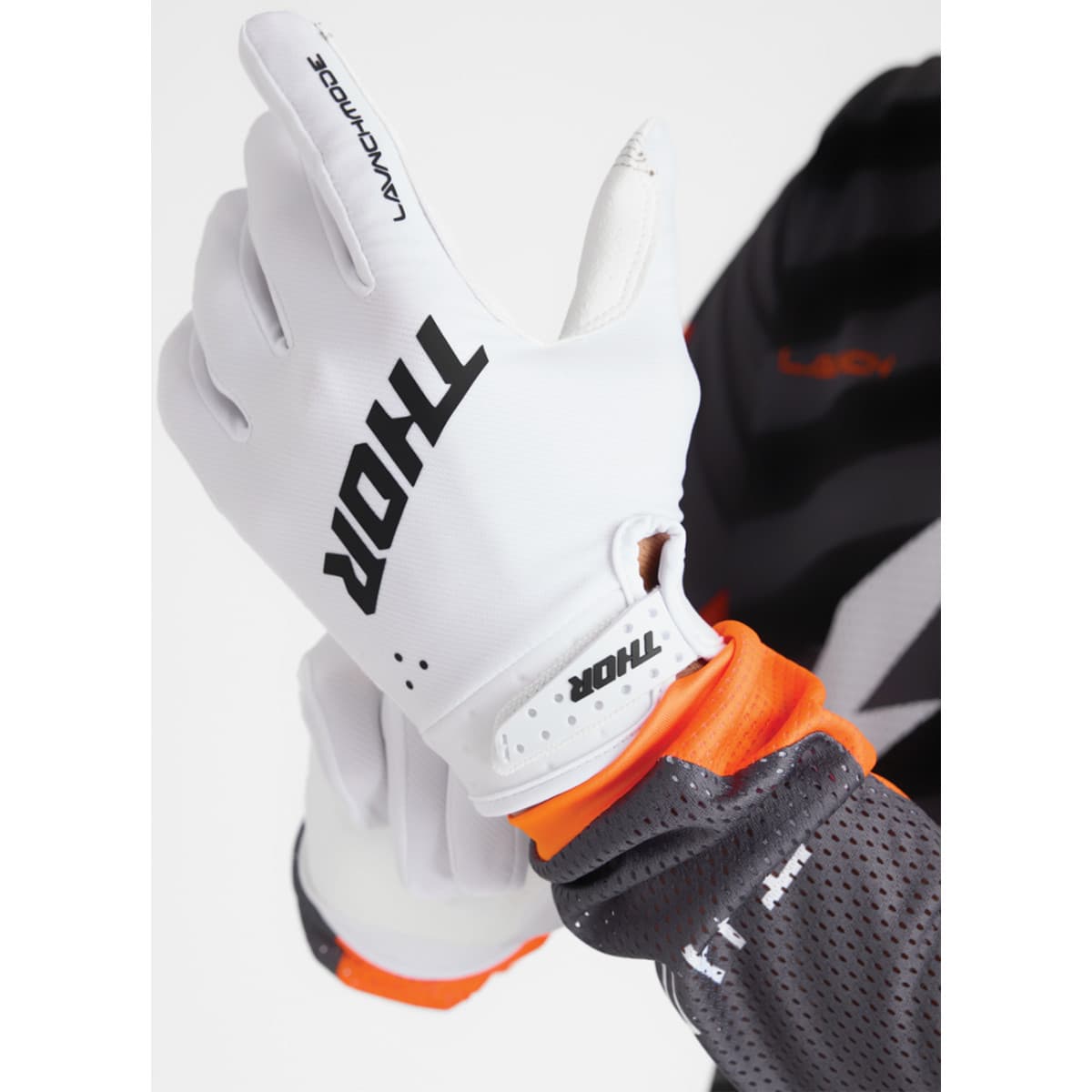 Product thumbnail 3