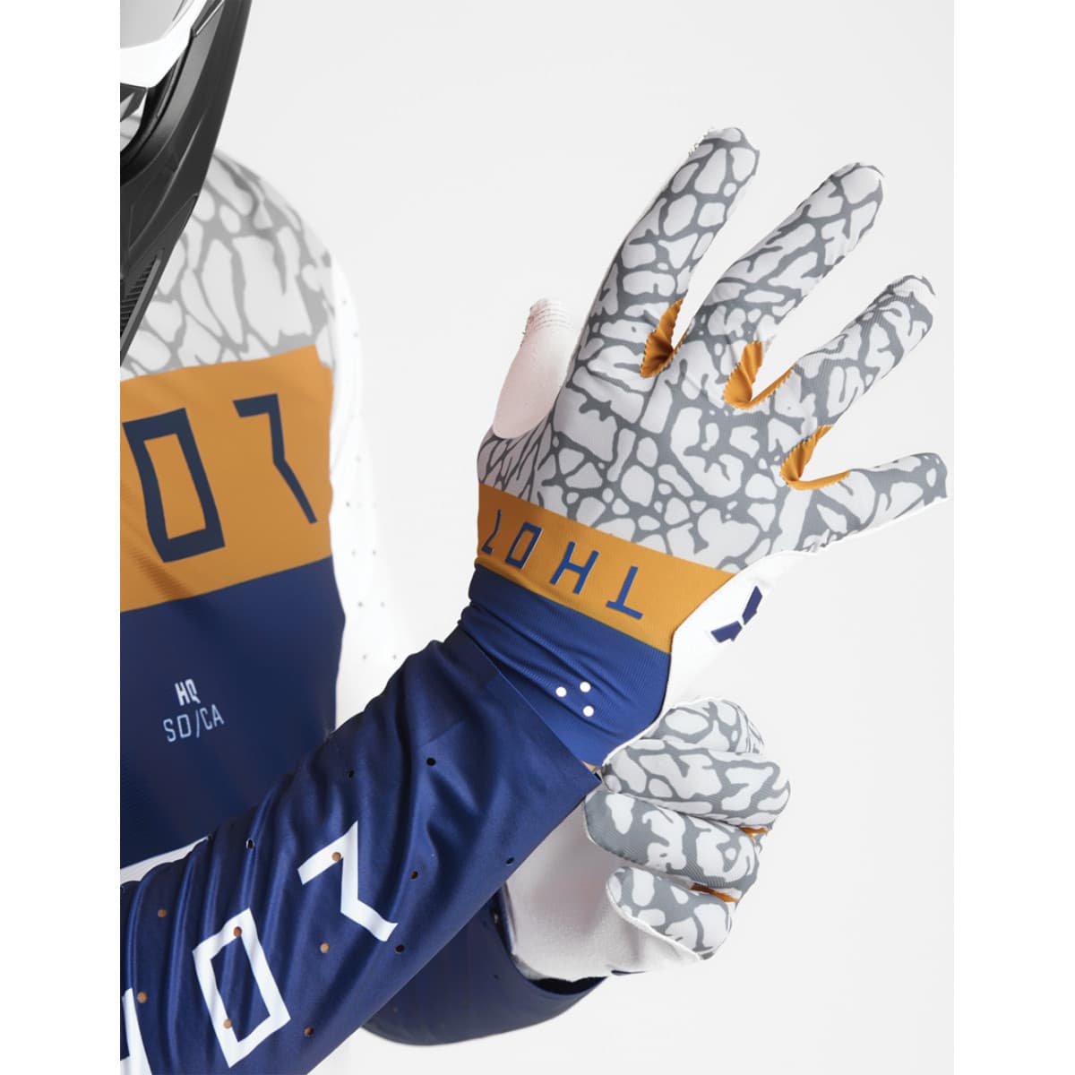 Product thumbnail 3